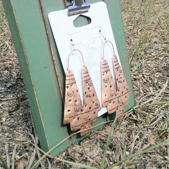 🆕 Geometrical moon stamped earrings - Picture 4 of 5